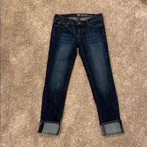 Gap mid rise straight cuff capri jeans